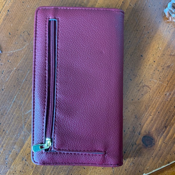 NWT Vegan Leather Wallet - Picture 3 of 6